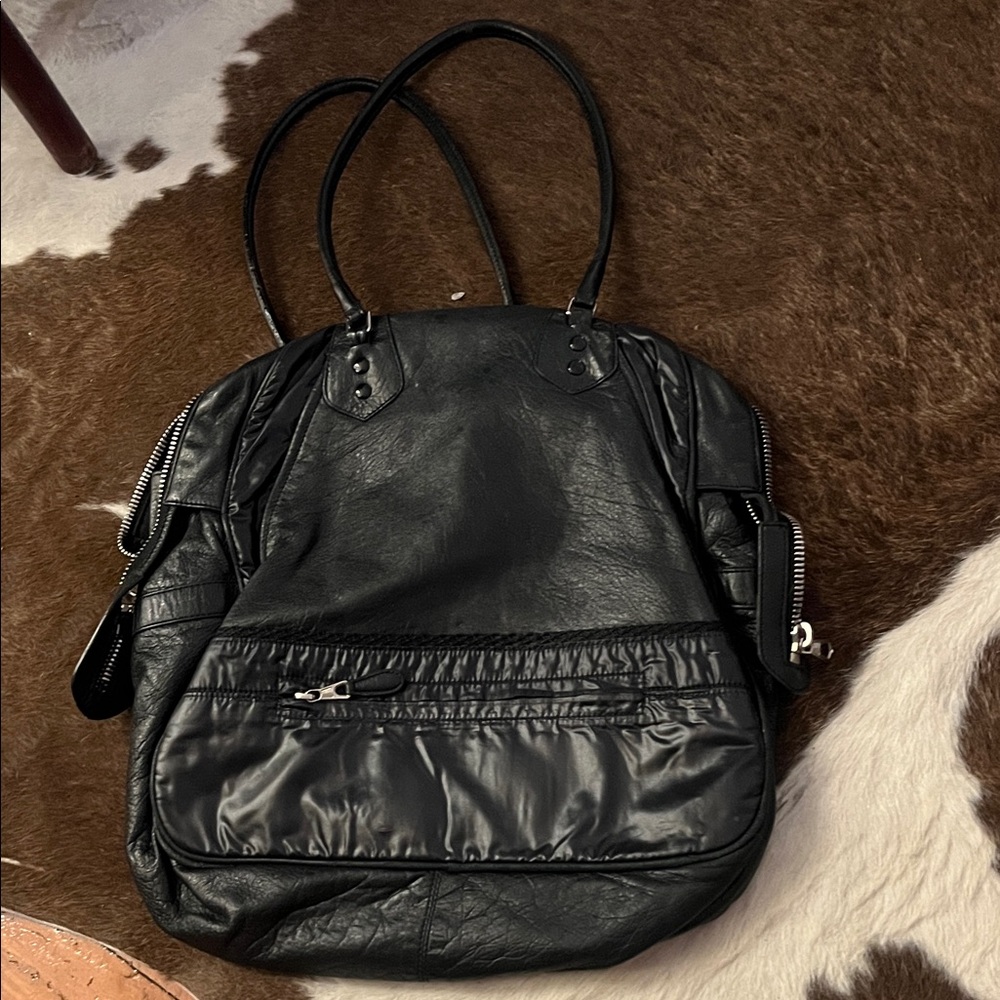Balenciaga Black Quilted Shoulder Bag - Picture 2 of 7